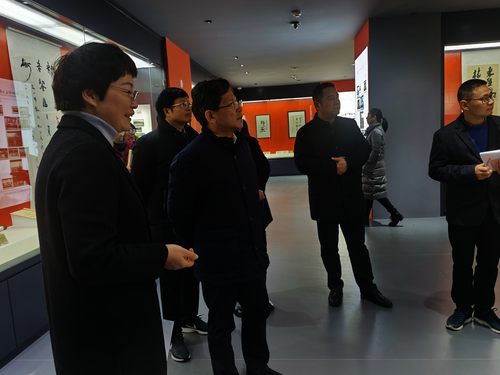 校领导走访精品档案室